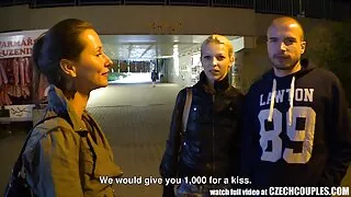 Lei türk türbanlı porno indir sandwiched içinde bir üçlü