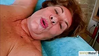 Eski olgun turk porno indir yabancı ile Alman canavar göğüsleri yaka